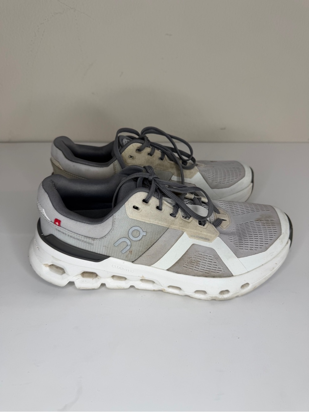 On Cloudrunner 2 Shoes Running Frost White Gray Sneakers Athletic Women’s 7.5 - Picture 5 of 16